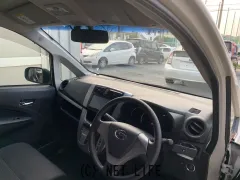 ダイハツ ムーヴ