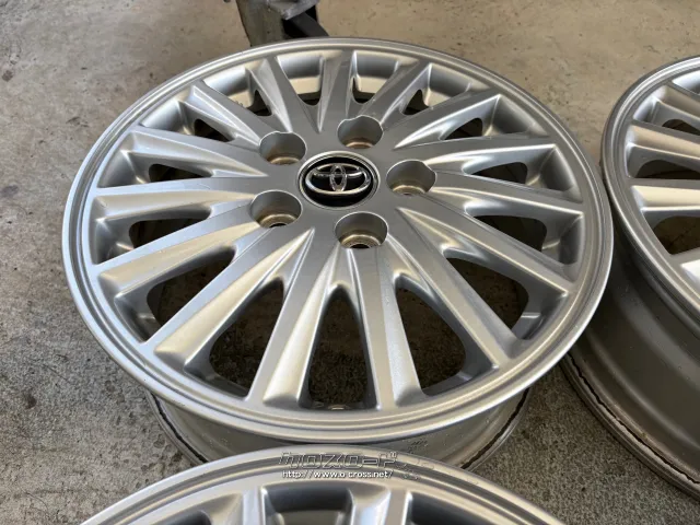 ホイール・15インチ中古80系ノア・ヴォクシー純正アルミ4本SETj2