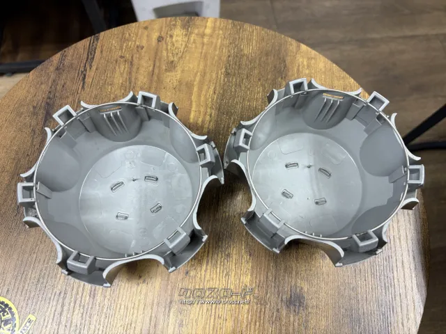 その他 中古トヨタFJクルーザー純正センターキャップ2個Set