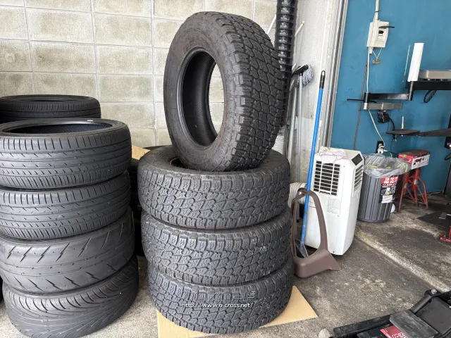 タイヤ 18インチ中古NITTOTERRA GRAPPLER G2 275/65R18U