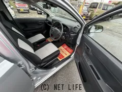 ダイハツ ミライース