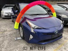 トヨタ プリウス