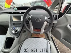 トヨタ プリウス