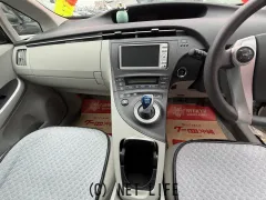 トヨタ プリウス