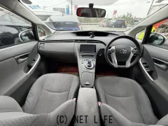 トヨタ プリウス