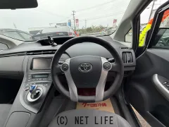 トヨタ プリウス