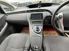 トヨタ プリウス