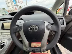 トヨタ プリウス