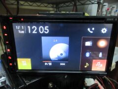 オーディオ 6.8型/DVD/BT/USBデッキ