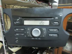 オーディオ ダイハツ純正CD/F-AUXデッキ