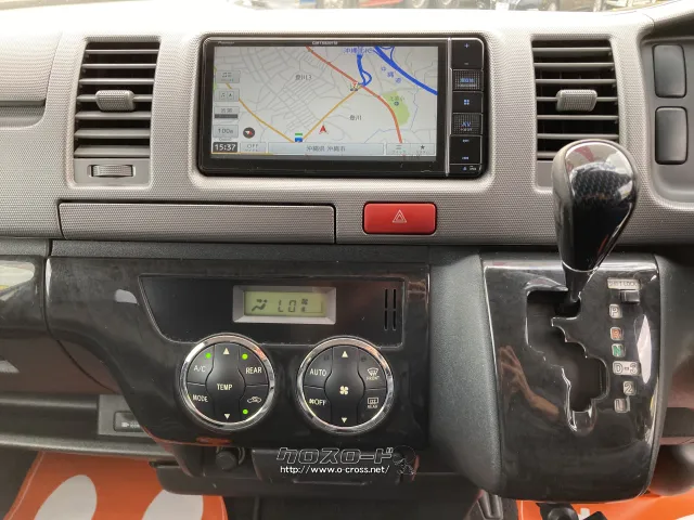 ☆シンプルなインパネ周り♪ トヨタ ハイエースバン