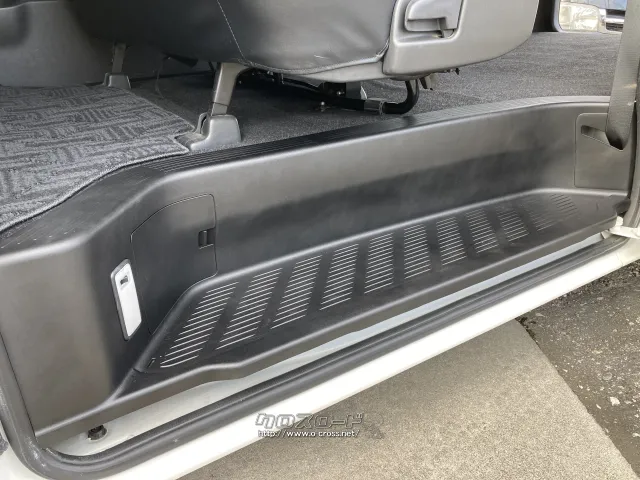 ☆乗り降りラクラクステップ!! トヨタ ハイエースバン