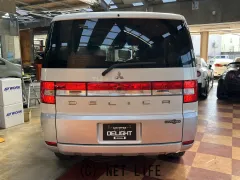 三菱 デリカD：5