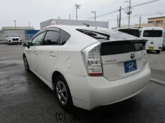 トヨタ プリウス