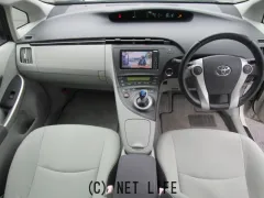 トヨタ プリウス