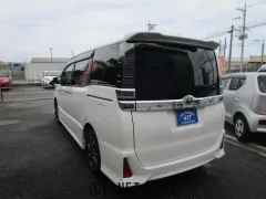 トヨタ ヴォクシー