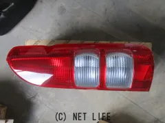 外装・エアロ 200系ハイエース純正テールレンズ