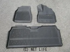 内装品 エスクァイア（後期）純正オプションゴムマット