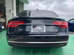 アウディ A8