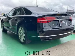 アウディ A8