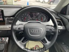 アウディ A8