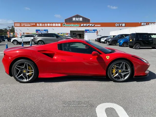 フェラーリ F8スパイダー