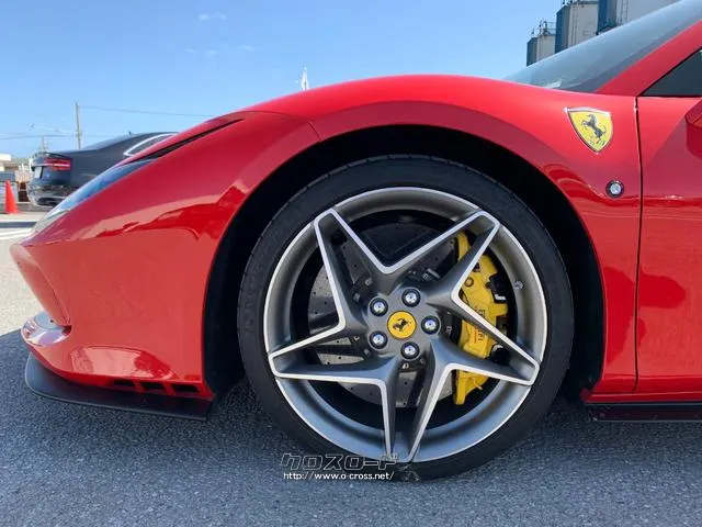 フェラーリ F8スパイダー