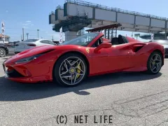 フェラーリ F8スパイダー