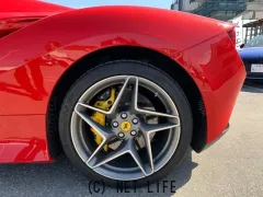 フェラーリ F8スパイダー