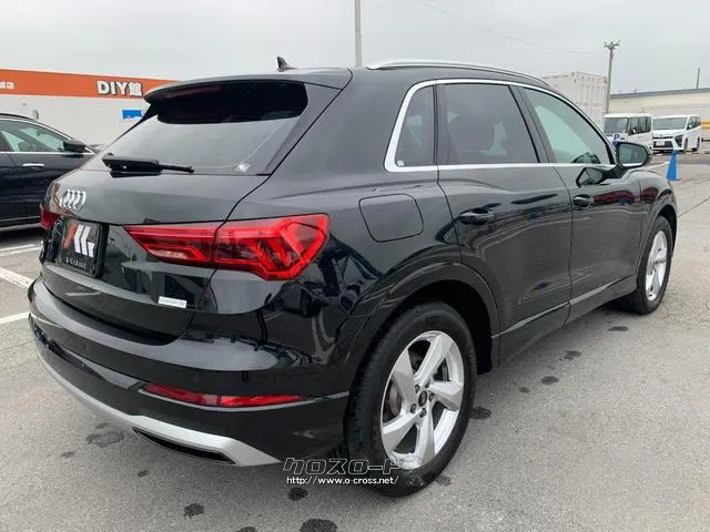 アウディ Q3