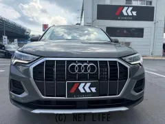 アウディ Q3