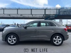 アウディ Q3