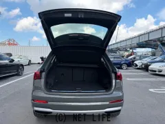 アウディ Q3