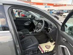 アウディ Q3