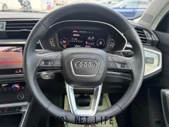 アウディ Q3