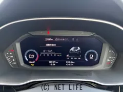 アウディ Q3