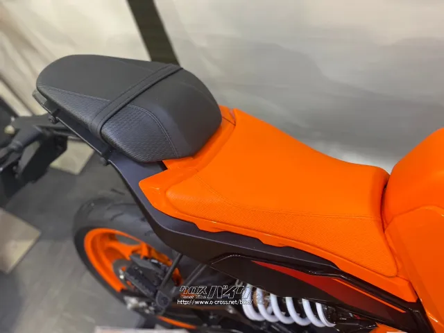 KTM 390 デューク・2024(R6)初度登録(届出)年・オレンジ・390cc・KTM