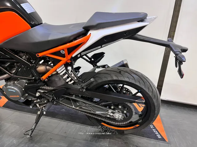 KTM 125 デューク・2018(H30)初度登録(届出)年・ブラックオレンジ