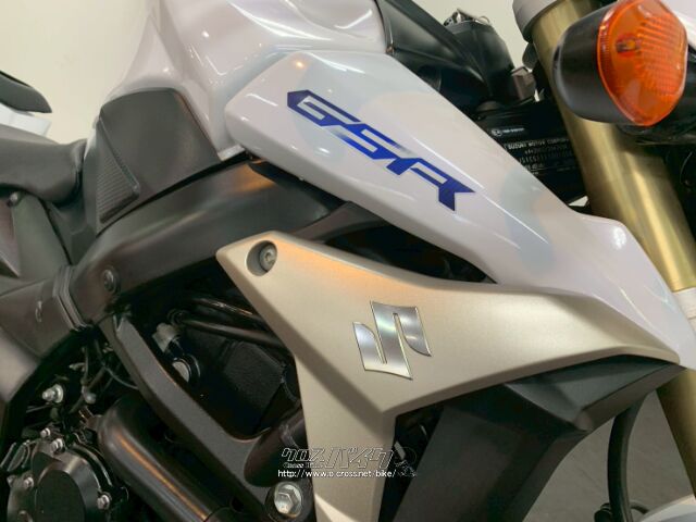 スズキ GSR750