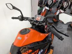 KTM 890 デューク