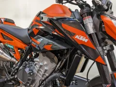 KTM 890 デューク