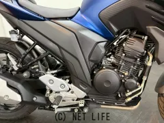 ヤマハ FZ25