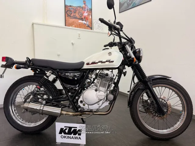 スズキ グラストラッカー250タンク ホワイト キャップ付き スズキ グラストラッカー 2009・2009(H21)初度登録(届出)年・ブラック