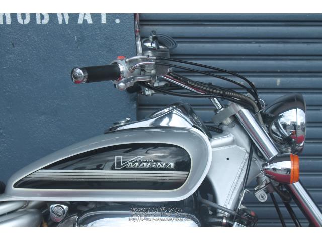 ホンダ マグナ250・2003(H15)初度登録(届出)年・シルバーII・250cc