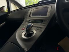 トヨタ プリウス