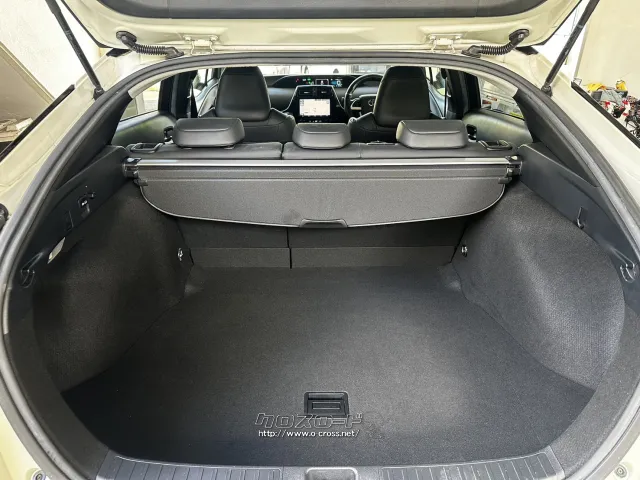 トヨタ プリウス