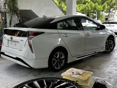 トヨタ プリウス