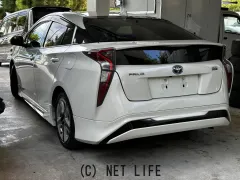 トヨタ プリウス