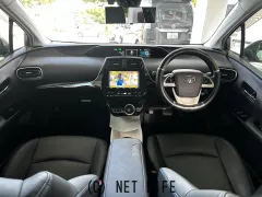 トヨタ プリウス