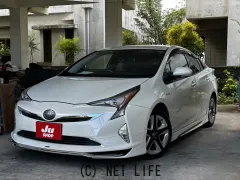 トヨタ プリウス